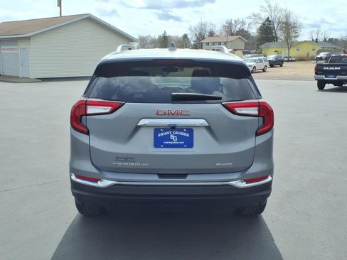 Used 2024 GMC Terrain SLT AWD/4WD image 5