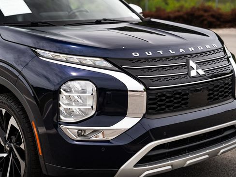 Used 2022 Mitsubishi Outlander SE AWD/4WD image 11