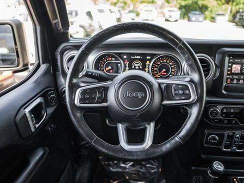 Used 2020 Jeep Gladiator Overland w/ Cold Weather Group image 31