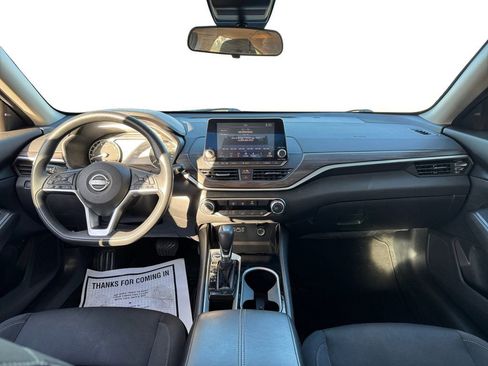 Used 2024 Nissan Altima 2.5 SV FWD image 12