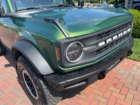 Used 2023 Ford Bronco Black Diamond w/ Sasquatch Package AWD/4WD image 4
