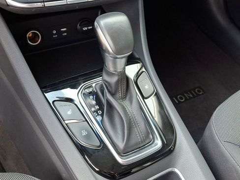 Used 2019 Hyundai Ioniq Plug-In Hybrid FWD image 15