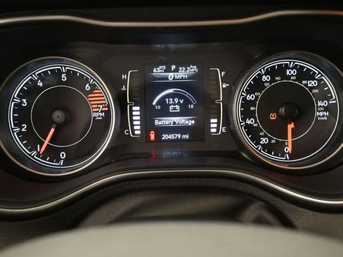 Used 2019 Jeep Cherokee Latitude w/ Popular Appearance Group FWD image 6