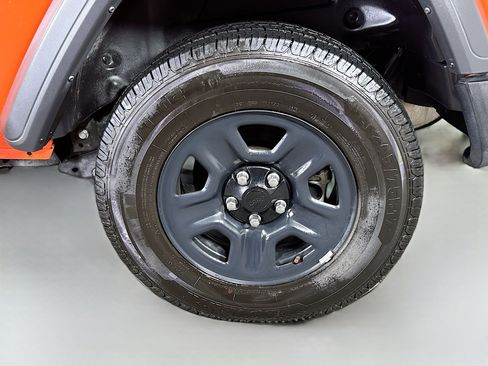 Used 2023 Jeep Wrangler Sport image 28