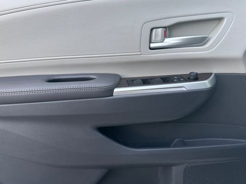 Certified 2023 Toyota Sienna XLE image 13
