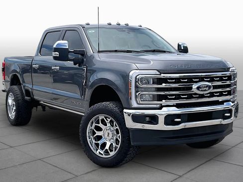 Used 2024 Ford F250 Lariat w/ Lariat Ultimate Package AWD/4WD image 3