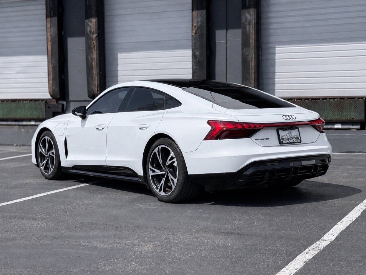 Used 2023 Audi e-tron GT Premium Plus w/ Performance Package AWD/4WD image 8