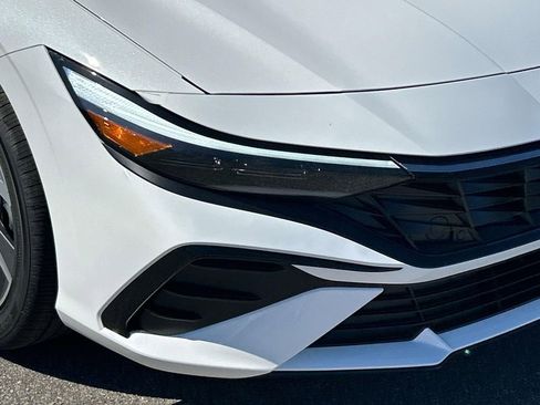 New 2026 Hyundai Elantra Limited image 9