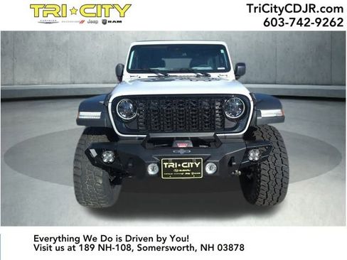 New 2025 Jeep Wrangler Willys image 8