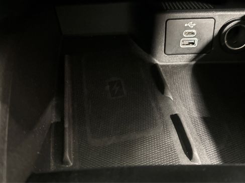 Used 2025 Ford Escape Platinum image 36