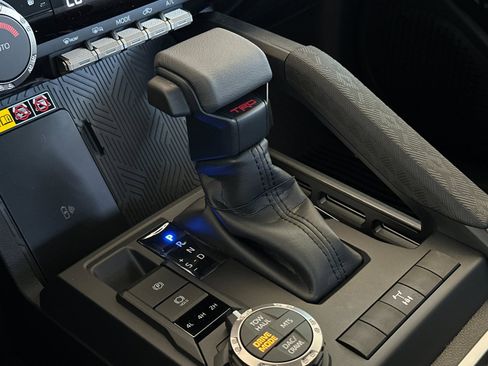 New 2025 Toyota Tacoma TRD Off-Road image 19