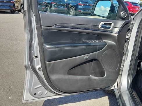 Used 2020 Jeep Grand Cherokee Limited image 17