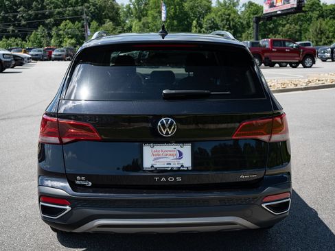Used 2022 Volkswagen Taos SE AWD/4WD image 8
