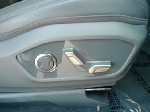 Used 2024 Kia EV9 Light Long Range RWD image 22