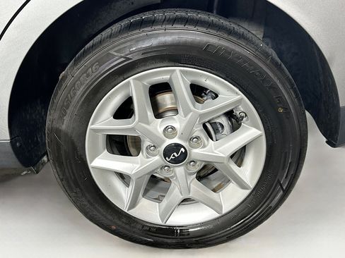 Used 2024 Kia Soul LX w/ Option Group 015 image 11