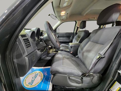 Used 2011 Dodge Nitro SE image 13