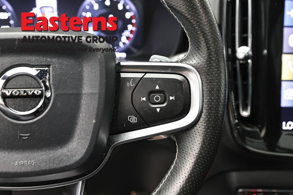 Used 2020 Volvo XC40 T5 R-Design AWD/4WD image 18
