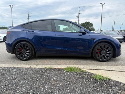 Used 2023 Tesla Model Y Performance AWD/4WD image 24