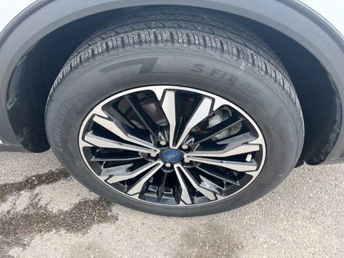 Used 2021 Ford Escape SEL w/ SEL Stealth AWD Package image 16