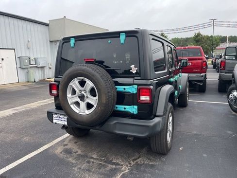 Used 2022 Jeep Wrangler Unlimited Sport AWD/4WD image 11