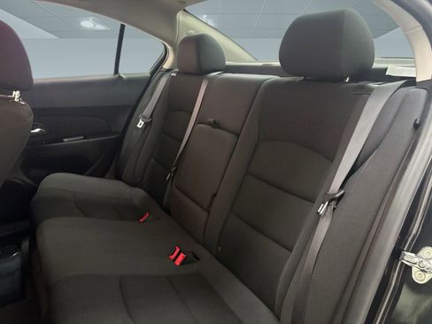 Used 2015 Chevrolet Cruze LT w/ Technology Package image 13