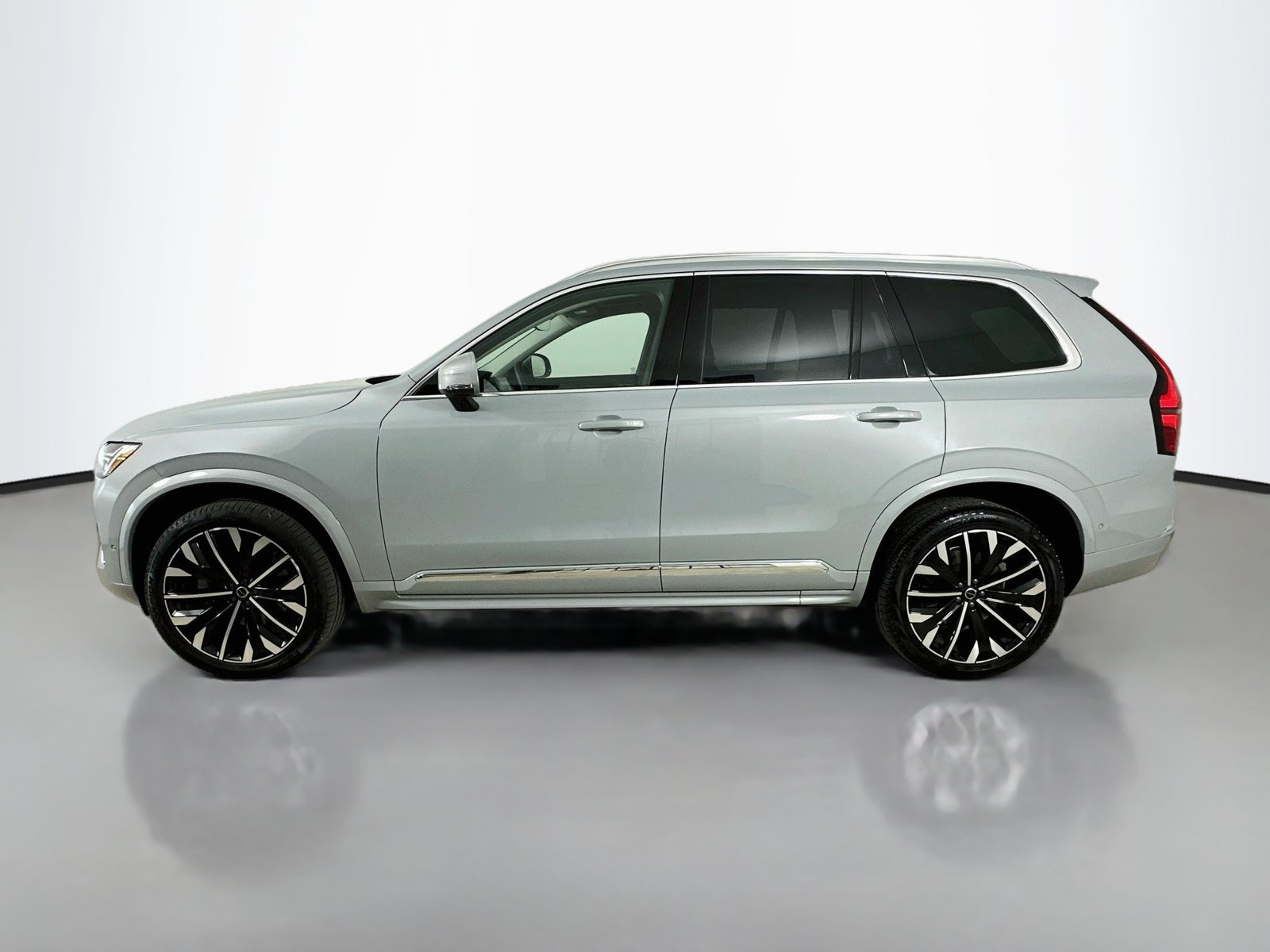 Certified 2026 Volvo XC90 B6 Ultra w/ Protection Package AWD/4WD image 8