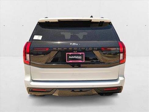 New 2025 Ford Expedition Tremor image 8