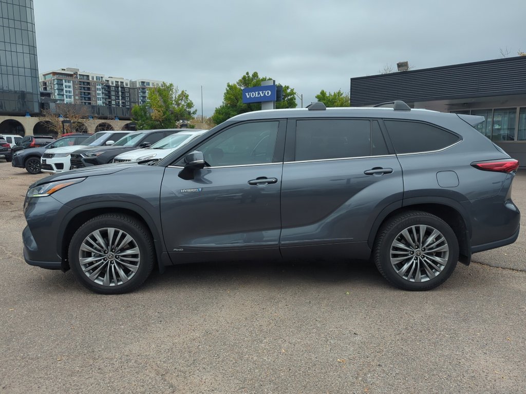 Used 2020 Toyota Highlander Platinum AWD/4WD image 4