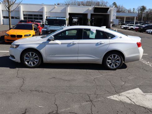 Used 2017 Chevrolet Impala LT w/ Convenience Package image 18