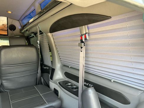 Used 2016 Chevrolet Express 2500 RWD image 58