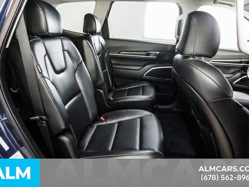 Used 2025 Kia Telluride S image 21