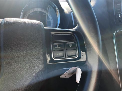 Used 2017 Dodge Grand Caravan SE FWD image 23