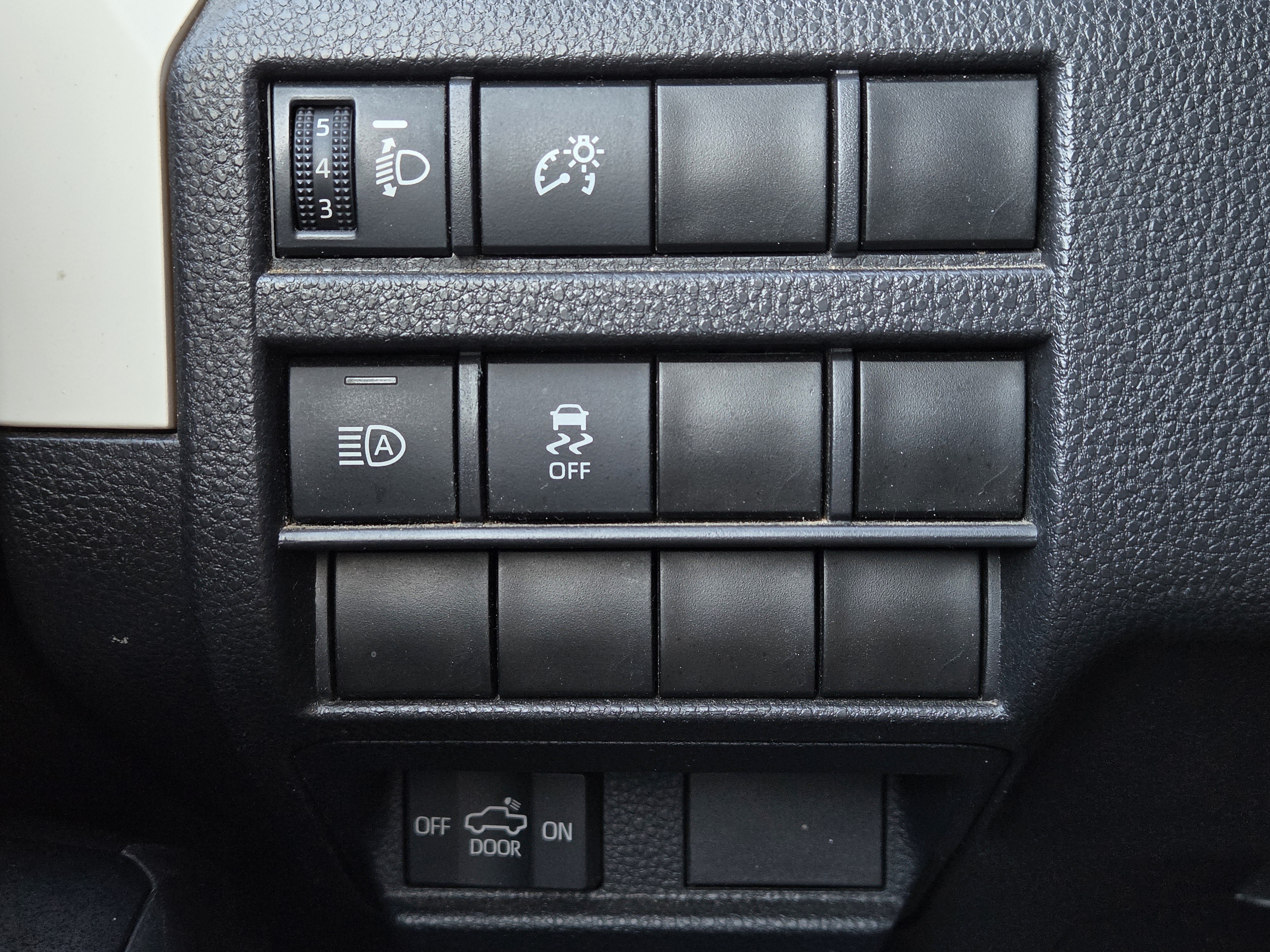 Used 2024 Toyota Tacoma TRD Off-Road AWD/4WD image 20
