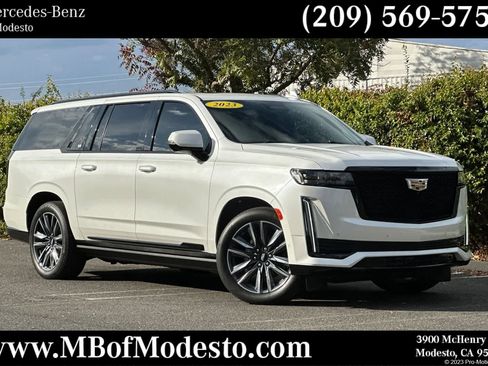 Used 2023 Cadillac Escalade ESV Sport Platinum image 1