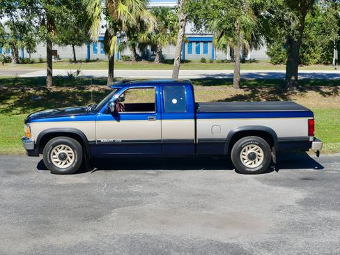 Used 1993 Dodge Dakota 2WD Club Cab image 11