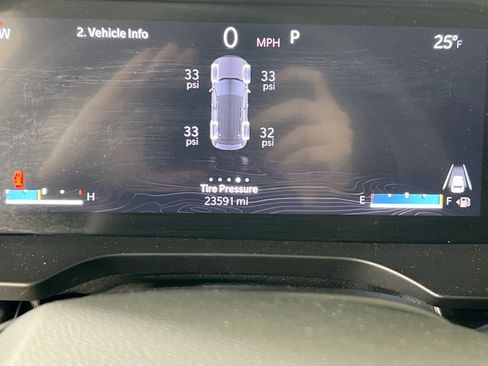 Used 2023 Jeep Grand Cherokee Laredo w/ Luxury Tech Group I image 12