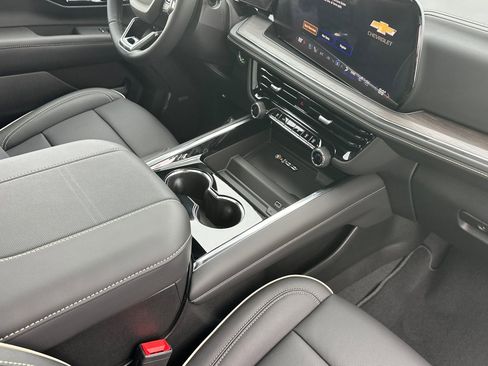 New 2026 Chevrolet Suburban Premier w/ Sun And Tow Package image 19