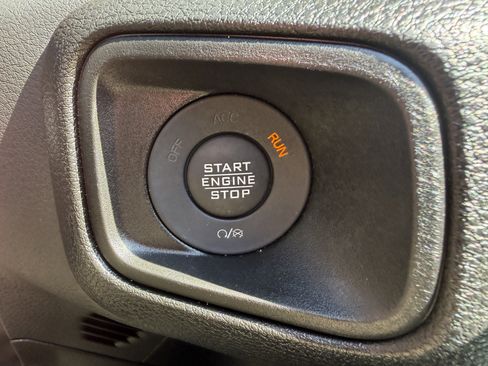 Used 2025 Jeep Wrangler Willys image 47