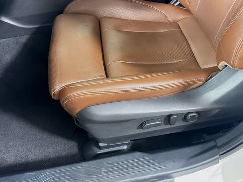 Used 2021 Subaru Outback Touring w/ Popular Package #2 AWD/4WD image 23