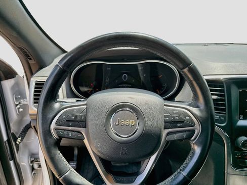 Used 2019 Jeep Grand Cherokee Laredo RWD image 13