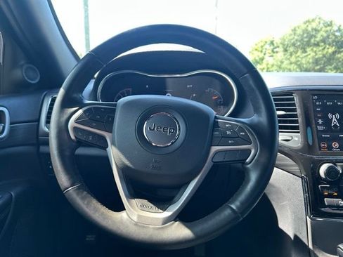 Used 2022 Jeep Grand Cherokee Laredo X RWD image 21