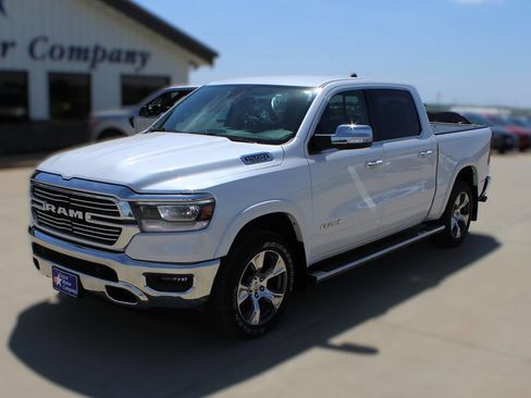 Used 2019 RAM 1500 Laramie AWD/4WD image 1