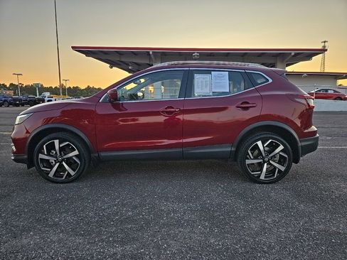 Used 2021 Nissan Rogue Sport SL w/ Premium Package image 4