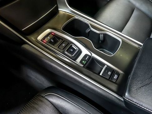 Used 2018 Honda Accord Sport image 24