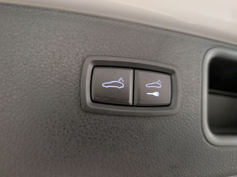 Certified 2022 Porsche Macan image 24