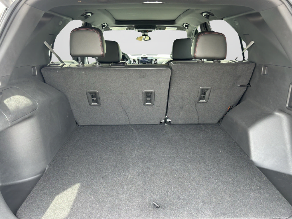 Used 2023 Chevrolet Equinox RS w/ RS Leather Package FWD image 15