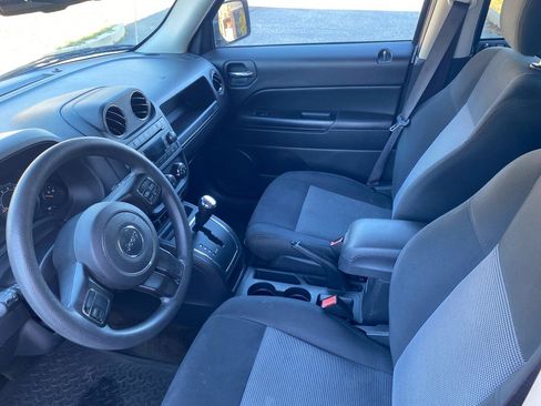 Used 2016 Jeep Patriot Sport w/ Power Value Group AWD/4WD image 12