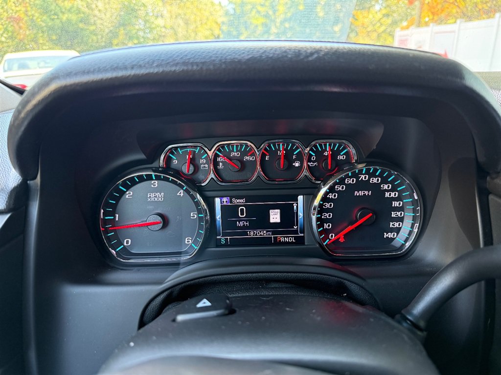 Used 2018 GMC Yukon SLT w/ Open Road Package AWD/4WD image 10