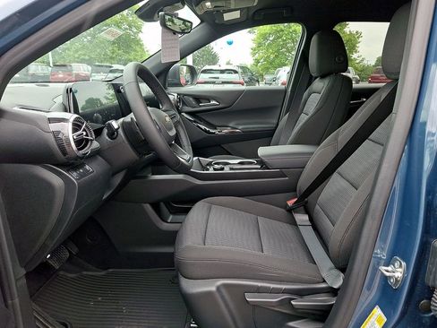 New 2026 Chevrolet Equinox LT w/ Safety and Technology Package FWD image 9