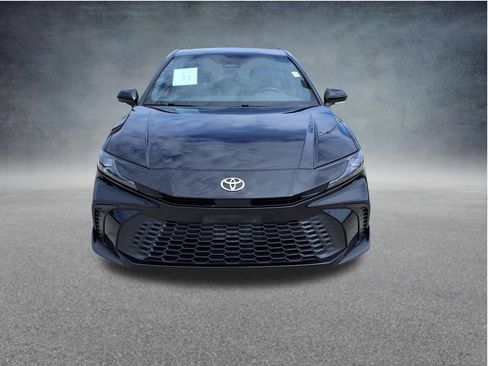 Used 2025 Toyota Camry SE FWD image 2